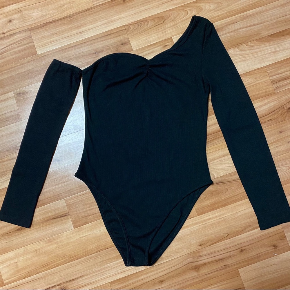 (SOLD) Asymmetrical Bodysuit 🖤